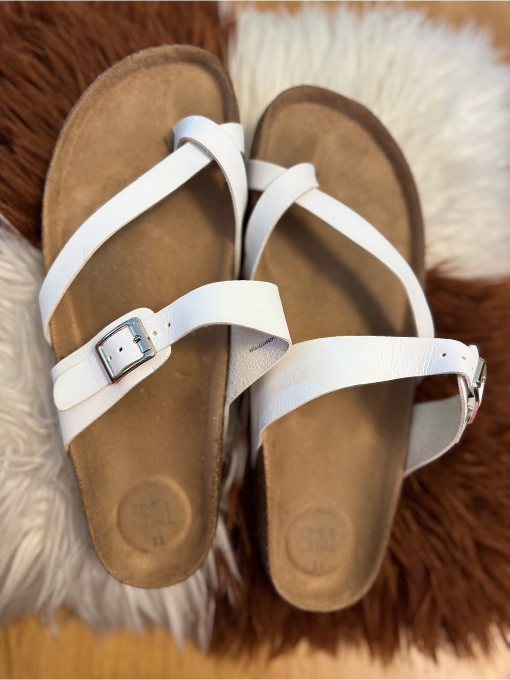 Women’s White Strappy Buckle Sandals